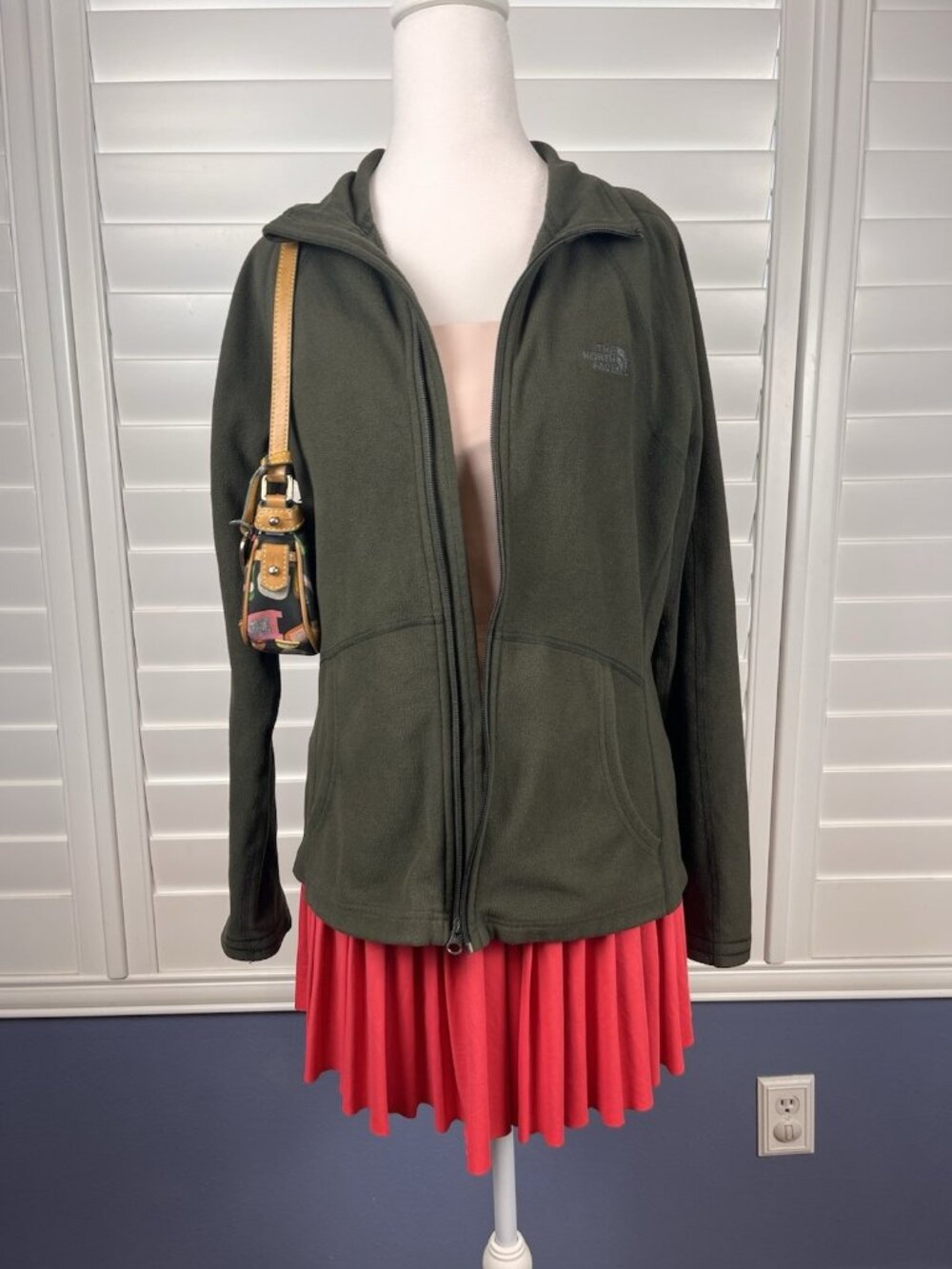 The North Face Women’s Olive Green Full Zip Fleece Jacket size Medium Outdoor